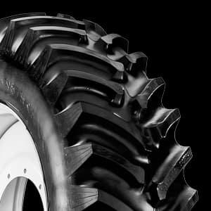 TITAN Hi-Traction Lug Radial R-1